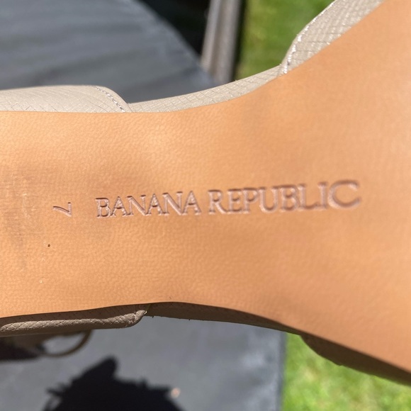 Banana Republic Point Toe Heels Ankle Wrap Women’s 7 Taupe / Gray - Picture 5 of 6
